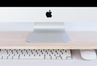 Lifta, una plataforma minimalista y de madera para tu iMac